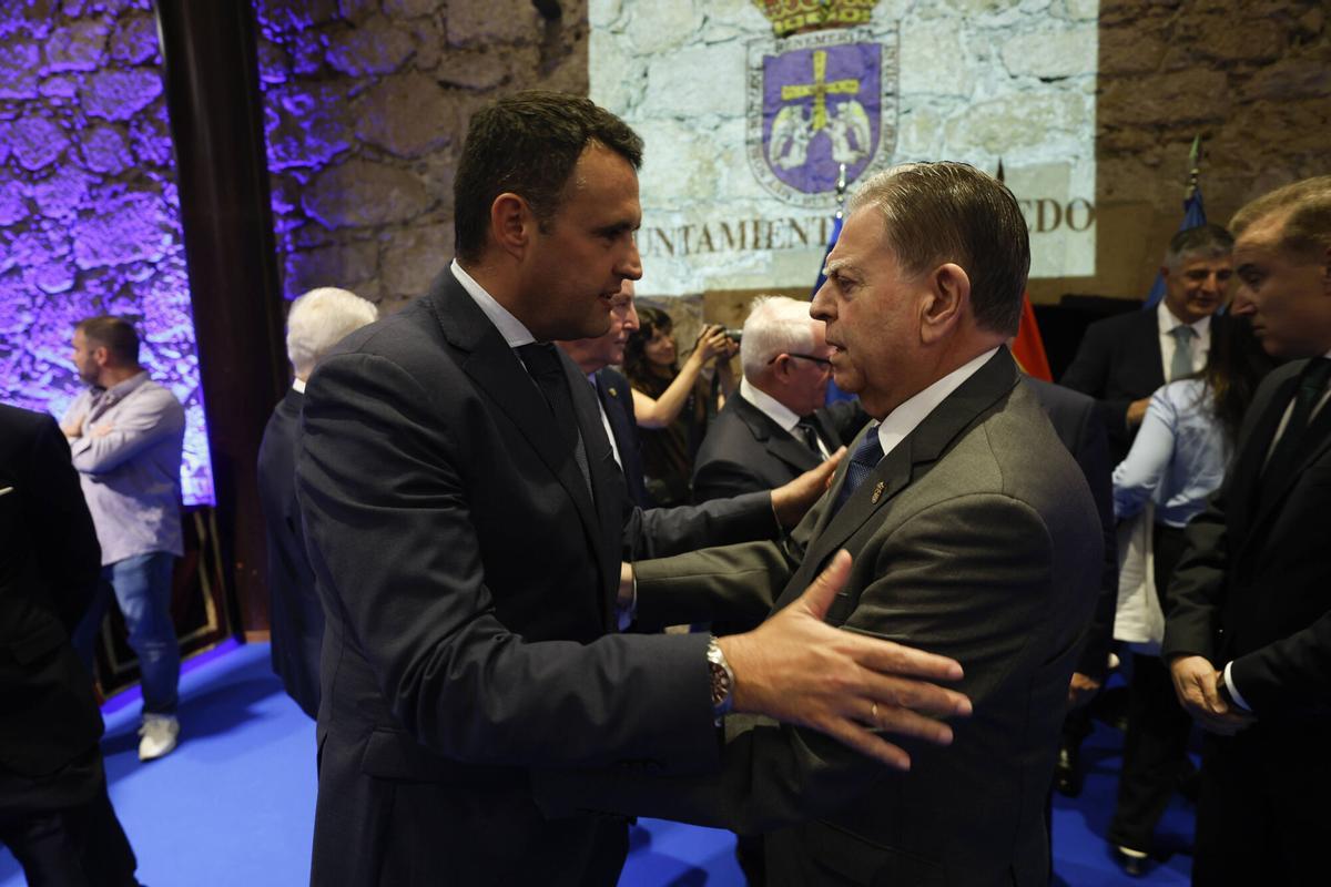 Oviedo reconoce los méritos deportivos, sociales y económicos con sus máximas distinciones