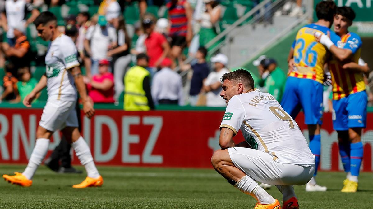 Elche - Valencia | El gol de Gonzalo Verdú en propia puerta