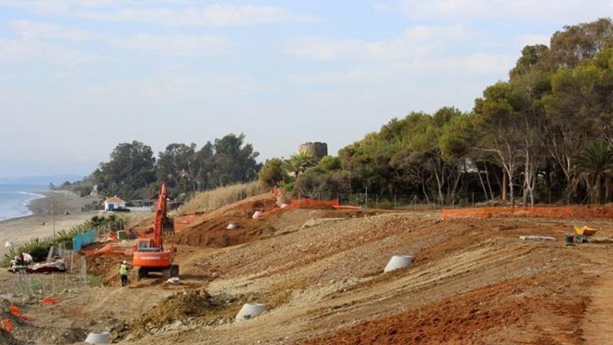 Imagen de las obras de la senda litoral en el tramo del arroyo Antón.