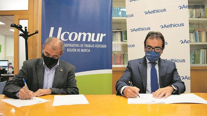 UCOMUR y Aethicus firman un convenio que beneficiará a los cooperativistas en el campo del derecho inmobiliario