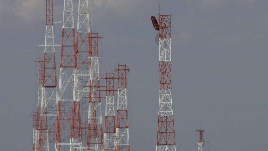 Las antenas del centro emisor de Radio Exterior en Noblejas, Toledo. // FdV