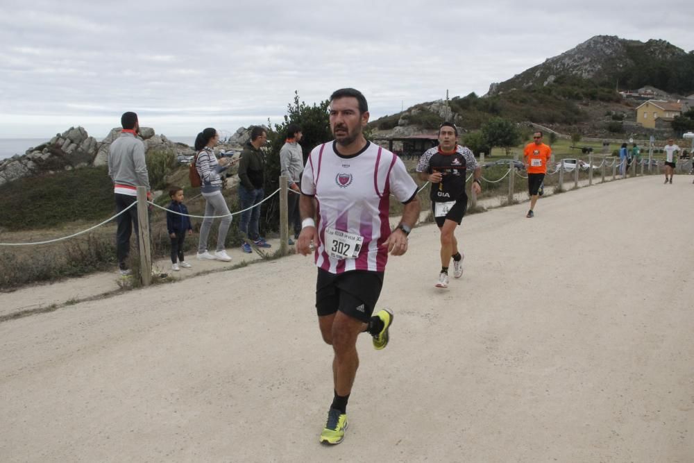 Más de medio millar de corredores completaron el espectacular y exigente recorrido de 21 kilómetros por la Costa da Vela de Cangas.