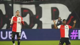 Lío en el Feyenoord antes de jugar contra el Barça en la Champions