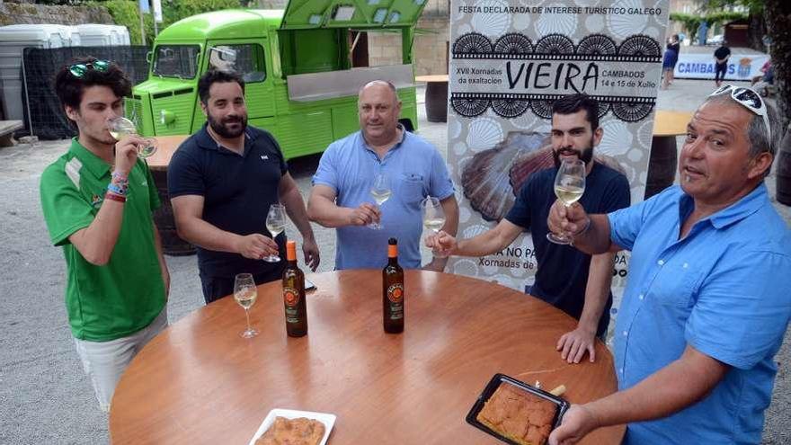 El Paseo de A Calzada inicia hoy las degustaciones gratuitas. // Noé Parga