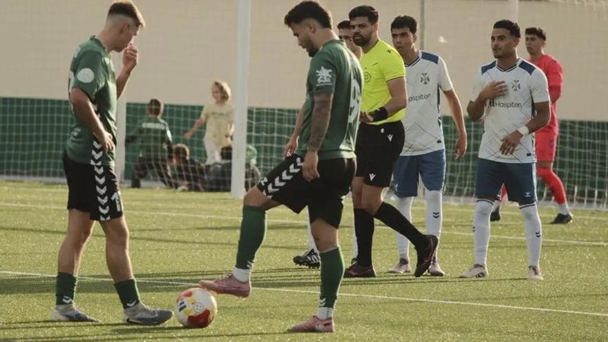 El Tenerife C asalta Yaiza en el descuento.