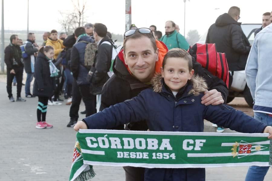 Aficionados del Córdoba CF rumbo a Huelva