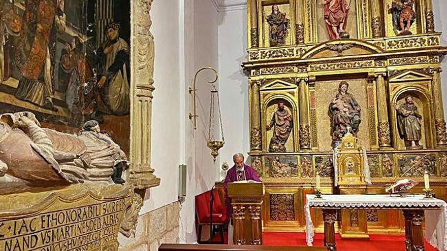 Coronavirus en Zamora | Martín Barrios ofrece el mensaje católico desde la capilla del Santísimo