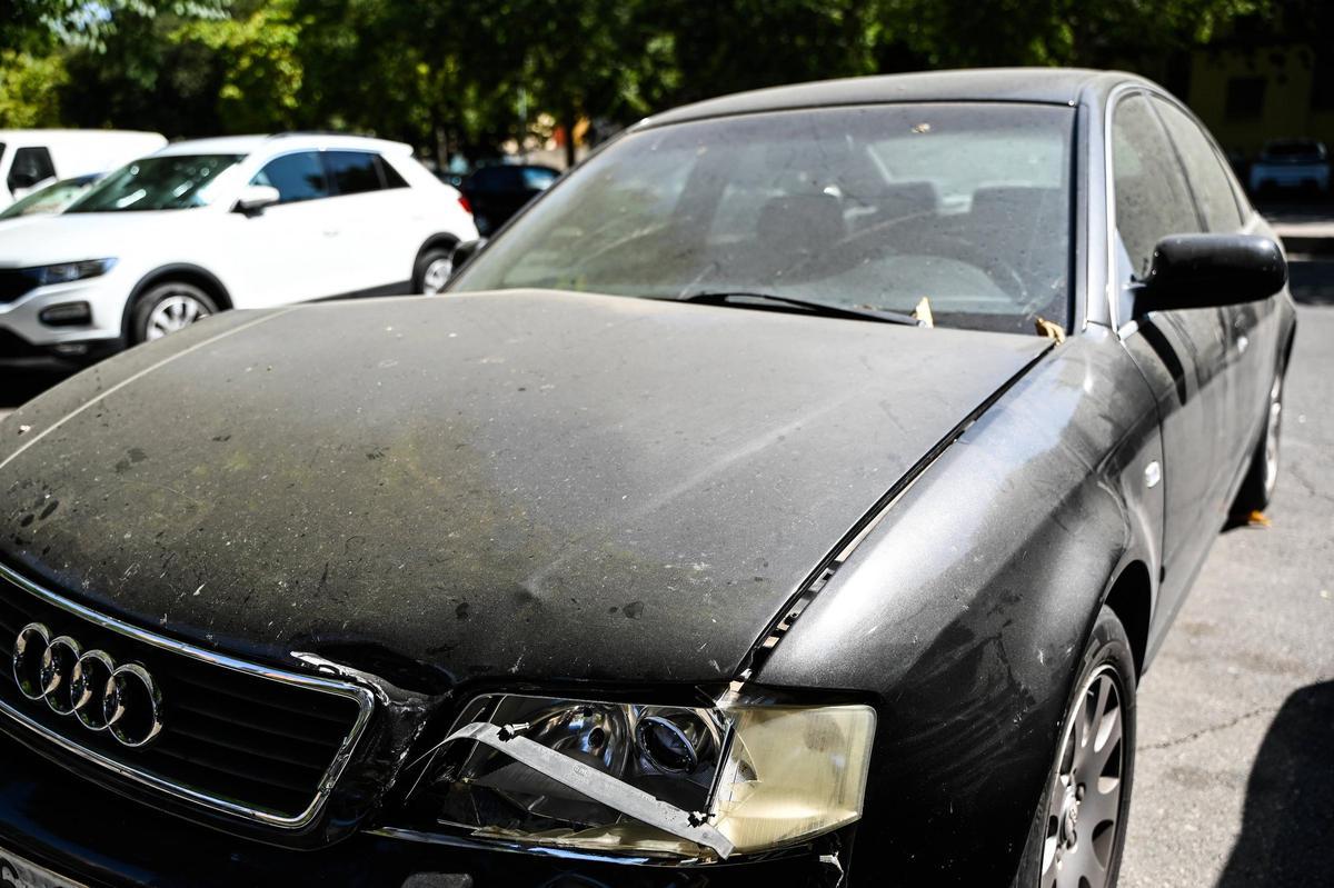 Así quedó el coche de alta gama que se estrelló hace un mes.