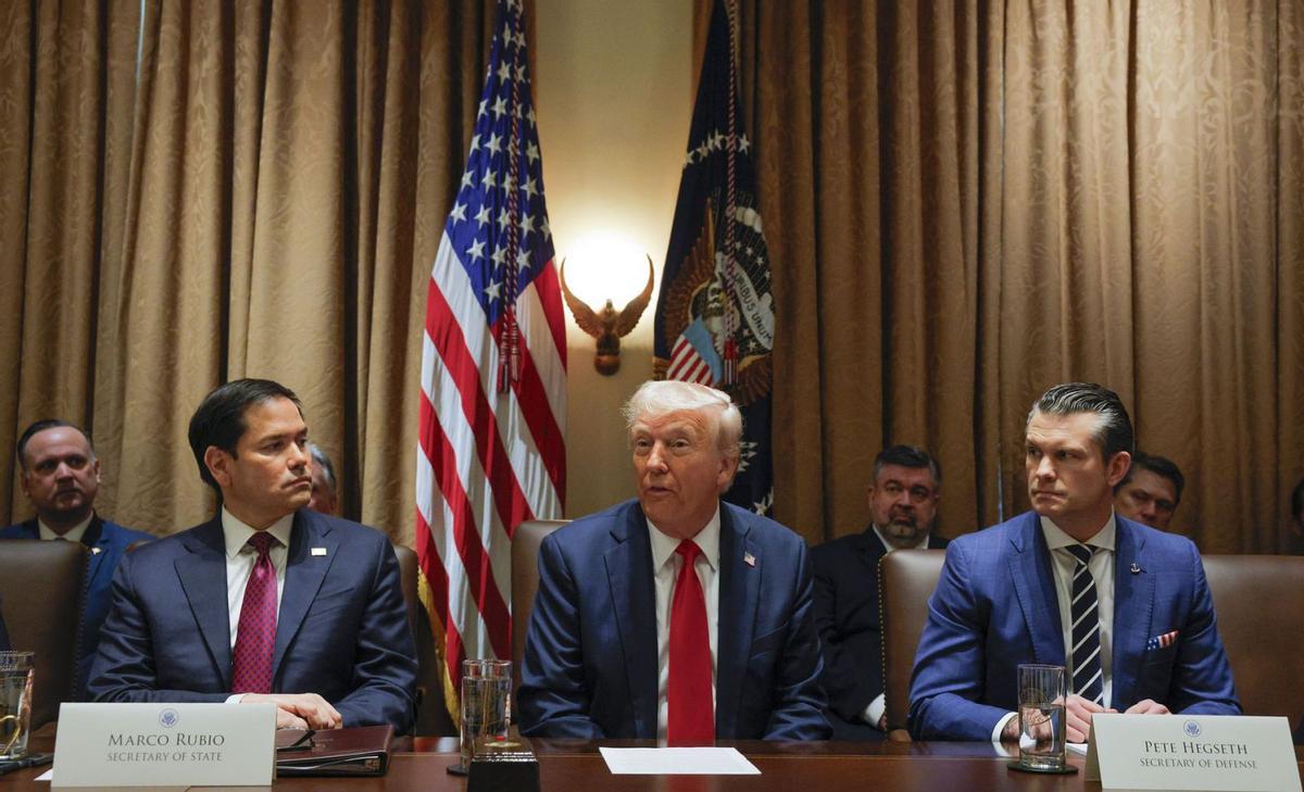 Trump responsabilitza Europa de les garanties de seguretat per a Ucraïna Trump responsabilitza Europa de les garanties de seguretat per a Ucraïna