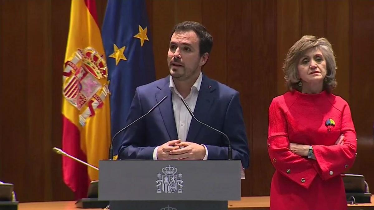 Alberto Garzón después de tomar posesión como ministro.