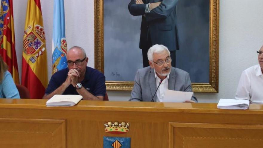 El gobierno de Torrevieja saca adelante el pago de 20,2 millones a empresas y bancos