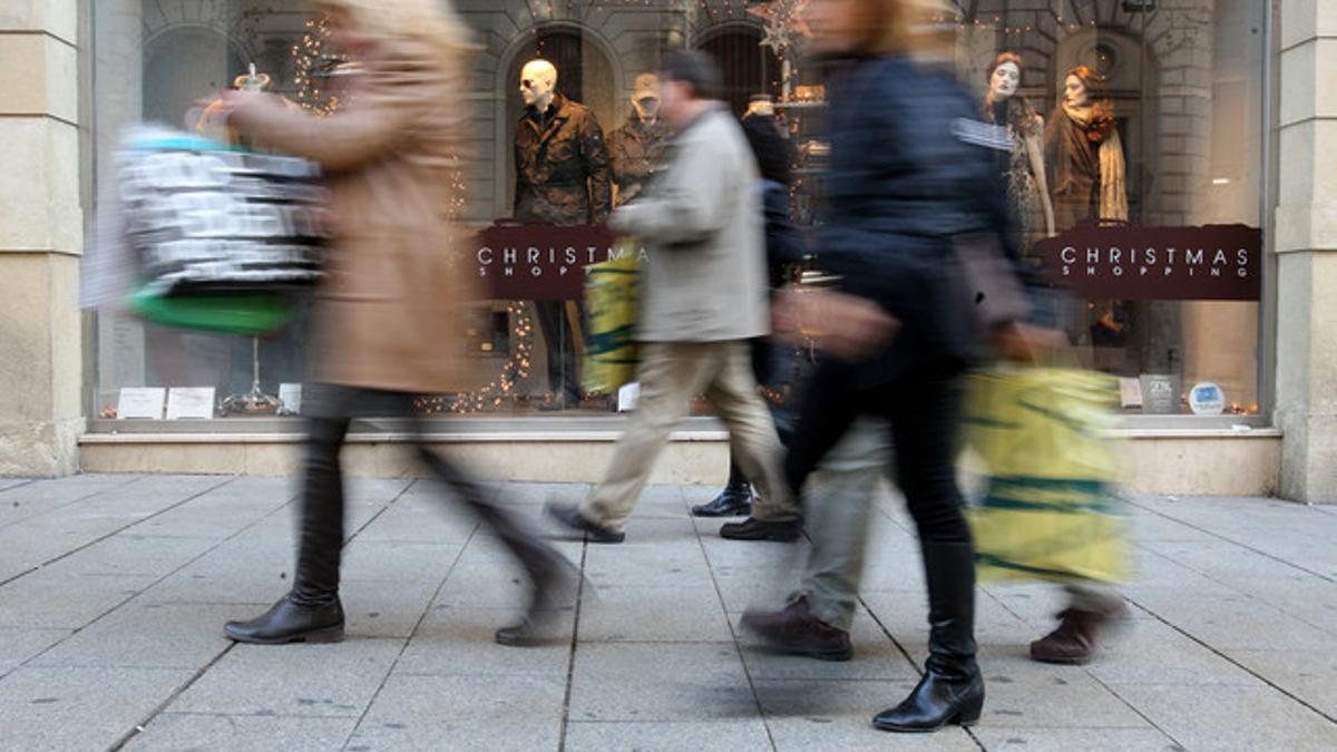 Ciudadanos, de compras por Barcelona.