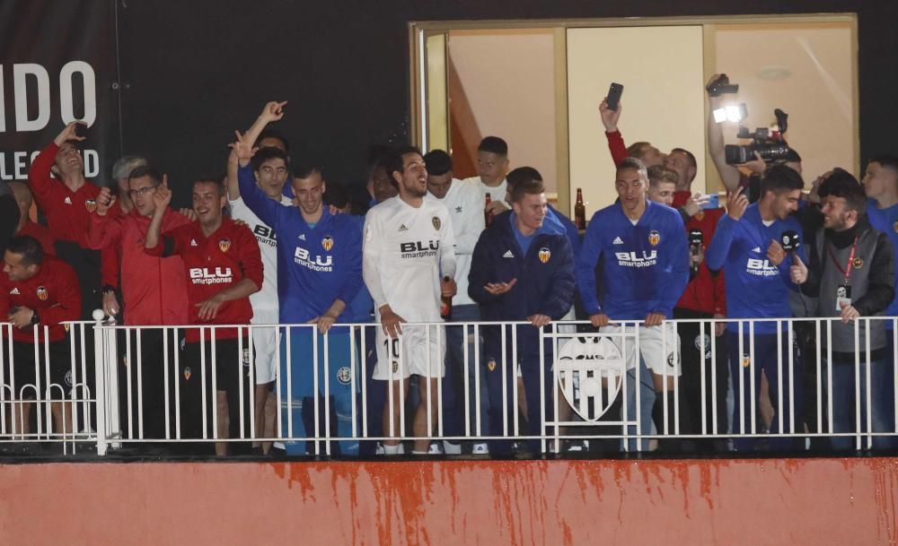 Euforia en el balcón de Mestalla