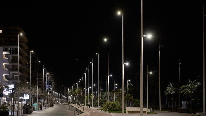 Gandia renueva la iluminación del paseo marítimo para ahorrar en la factura de la luz