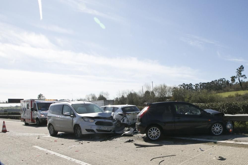 Accidente de tráfico en la "Y" con siete vehículos implicados