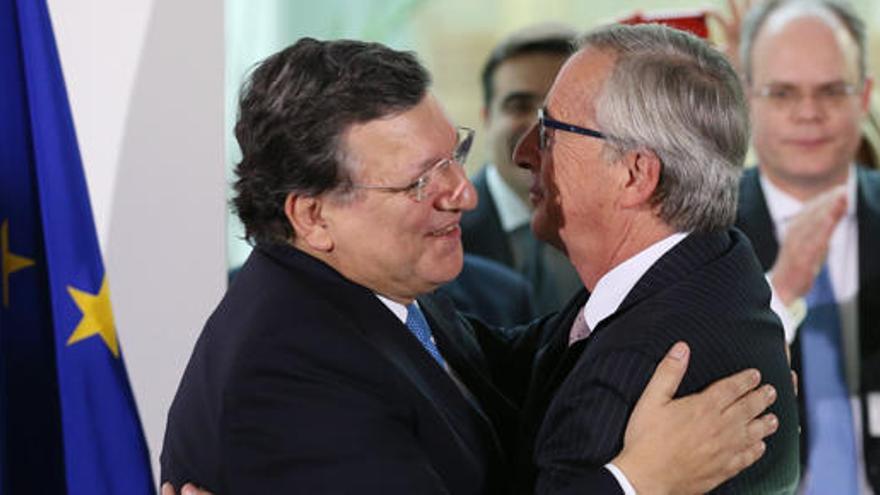 Juncker, con Barroso, en el acto de relevo de esta semana.