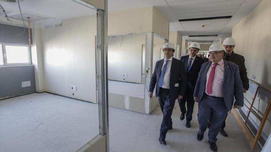 Vergeles: «Estoy deseando que acabe la obra del nuevo hospital de Cáceres»