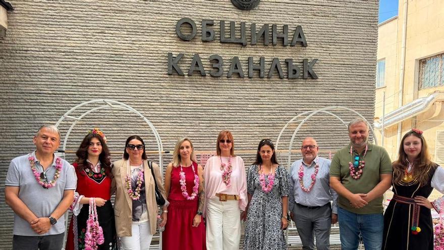 Xàtiva refuerza los lazos con Kazanlak durante la participación en la Fiesta de la Rosa
