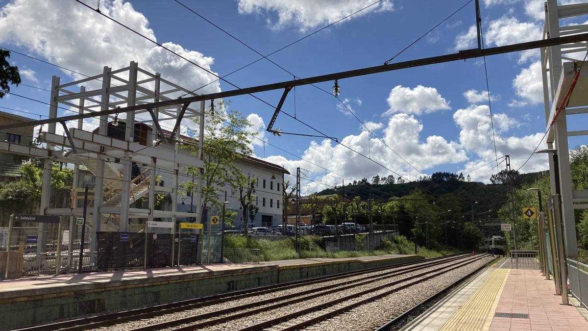 Así es la pasarela que mejorará la comunicación en la estación de Pola de Siero