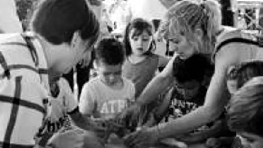 La creatividad artística estalla en La Almozara