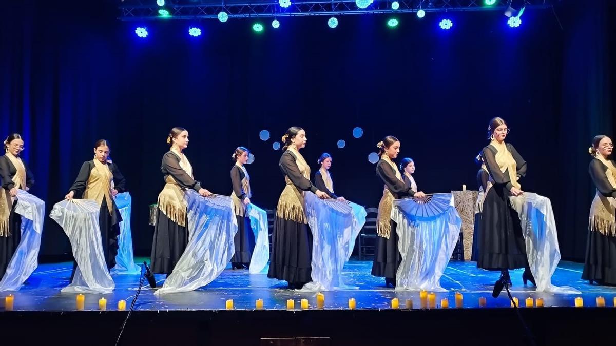 Alumnas de la academia de baile de Salva Calderón