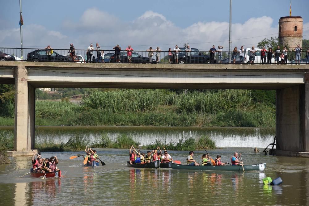 Més de 170 persones participen en la sisena Competició de Canoes al riu de Sallent