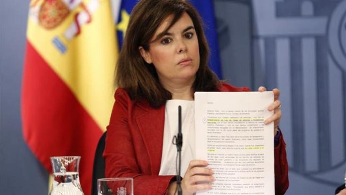 Soraya Sáenz de Santamaría, en la rueda de prensa posterior al Consejo de Ministros de este viernes.