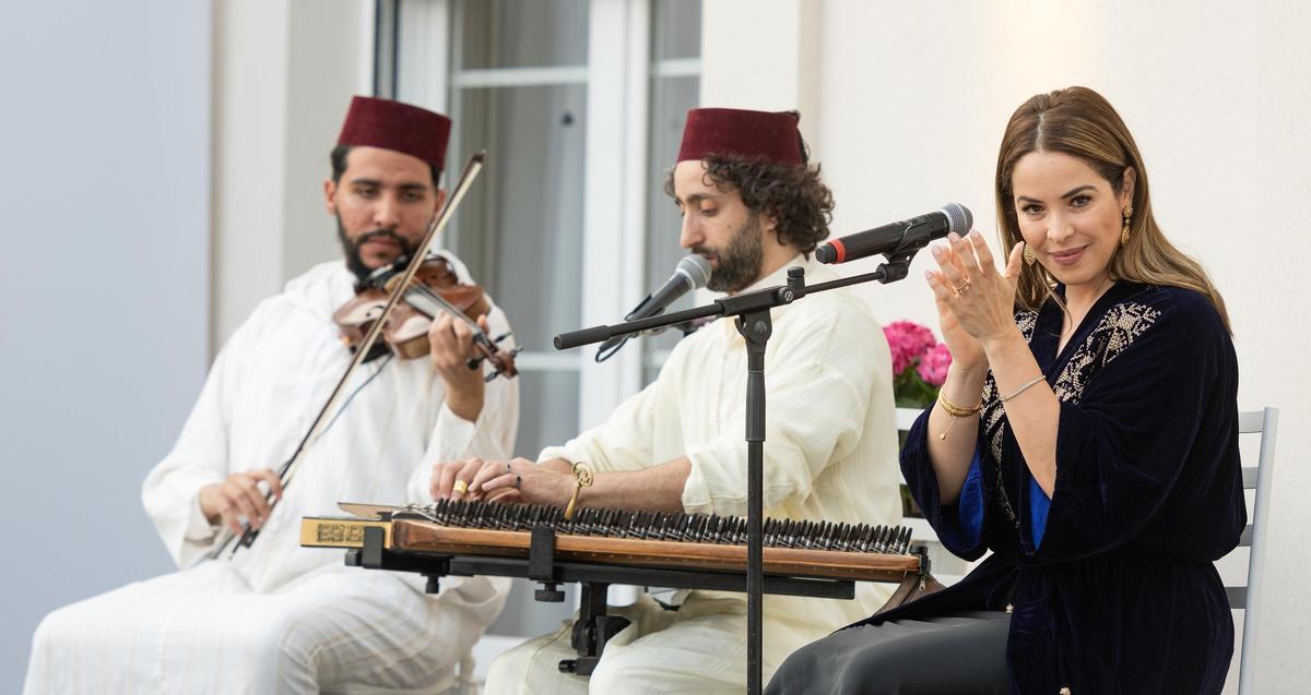 La presentación culminó con una actuación de música tradicional marroquí