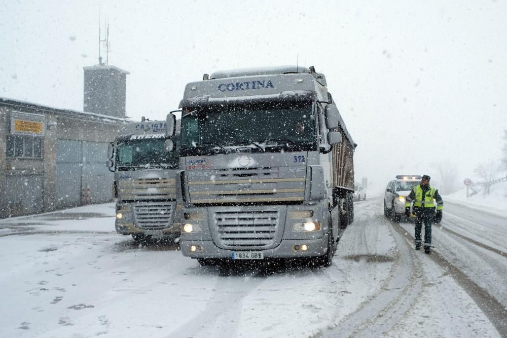 Temporal de nieve en el Puerto de Pajares