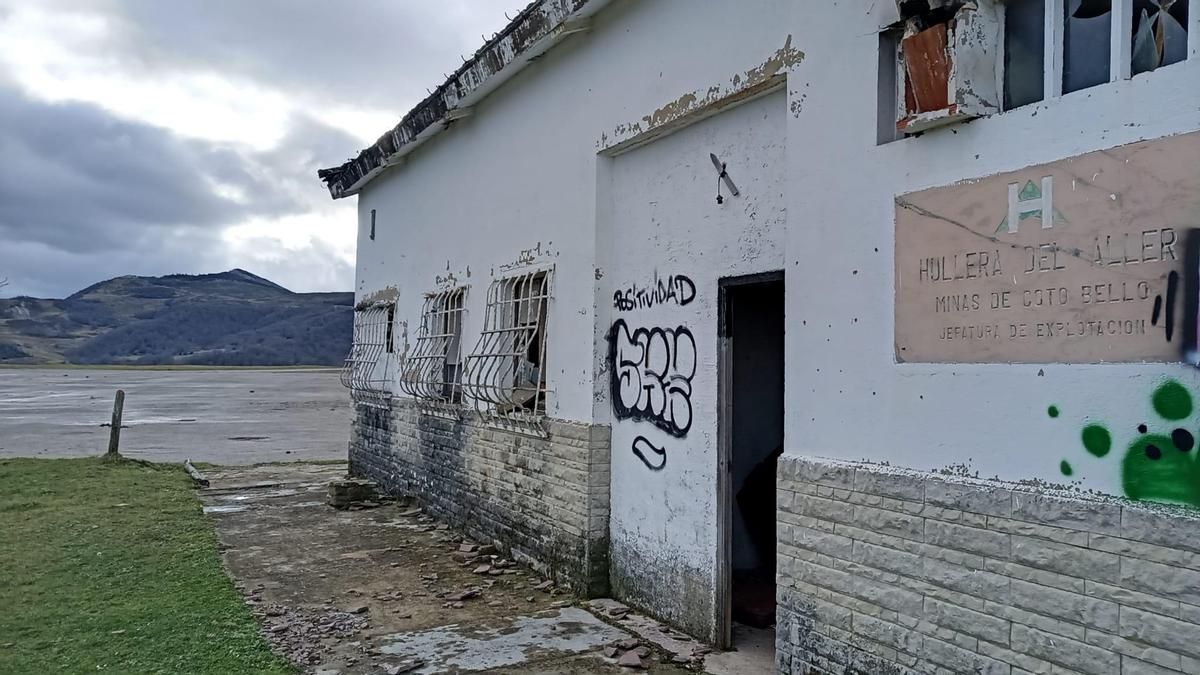 El acceso al antiguo bar de Coto Bello.