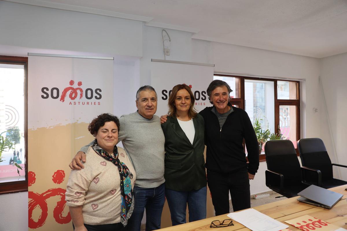 Sandra Lobo, Xune Elipe, Covadonga Tomé y Enrique López antes de presentar su propuesta.