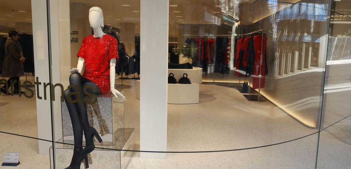 Escaparate de una tienda de 
ropa.| Alba Villar