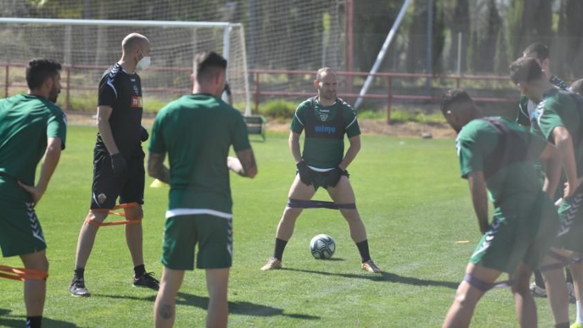 El Elche ya se entrena en grupo