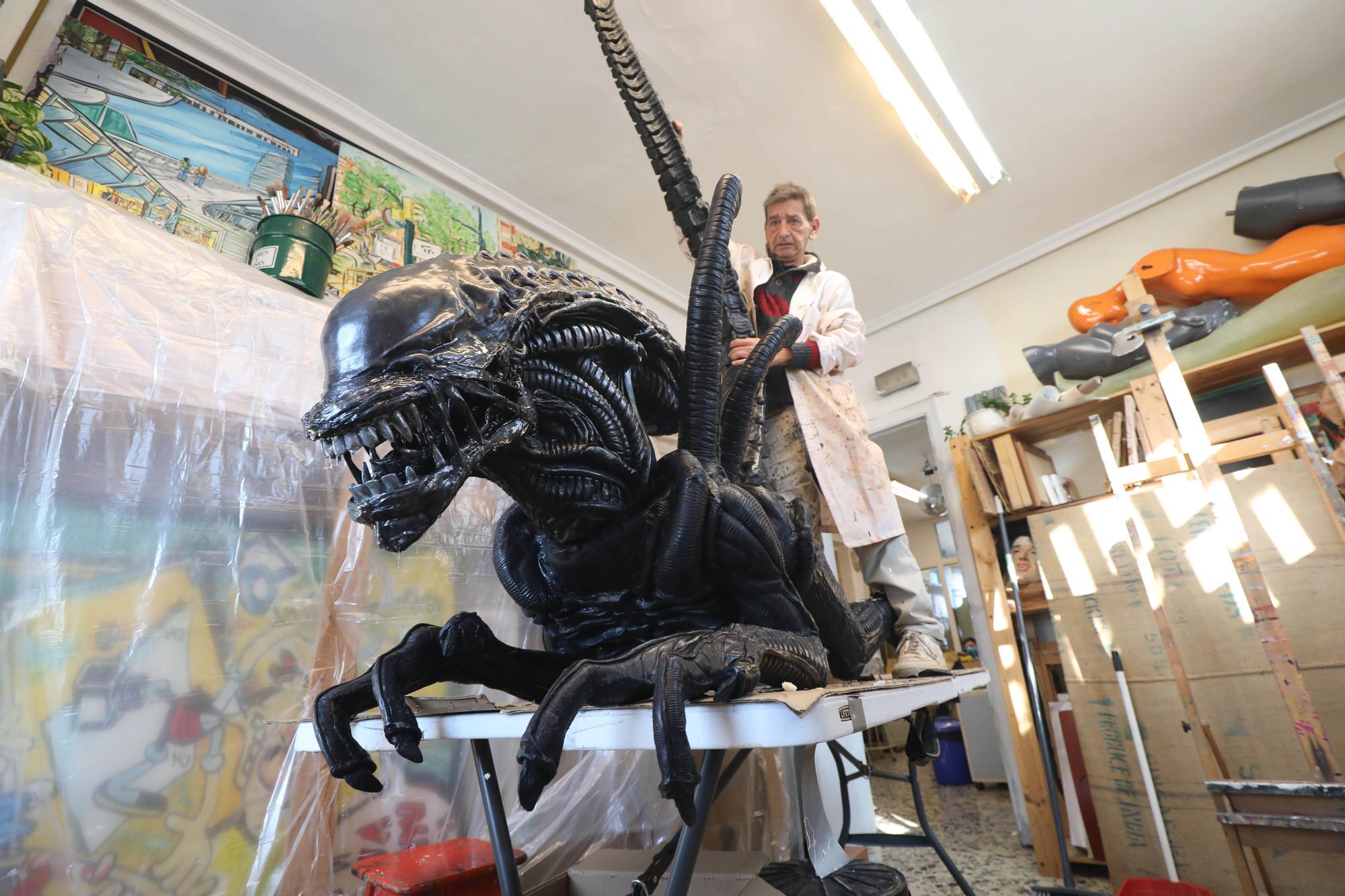 Montando el xenomorfo.