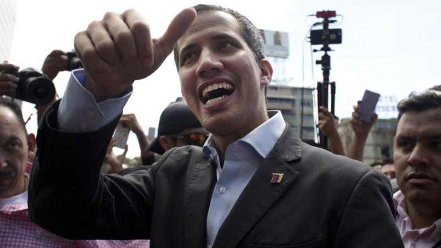 Guaidó dice que exigirán a los militares que dejen entrar la ayuda humanitaria