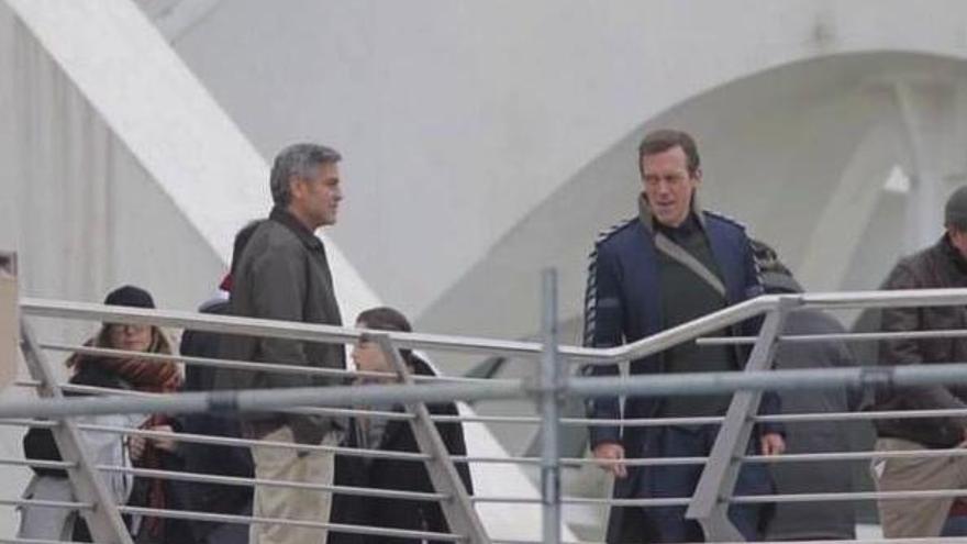 George Clooney i Hugh Laurie durant el rodatge d&#039;ahir a València.