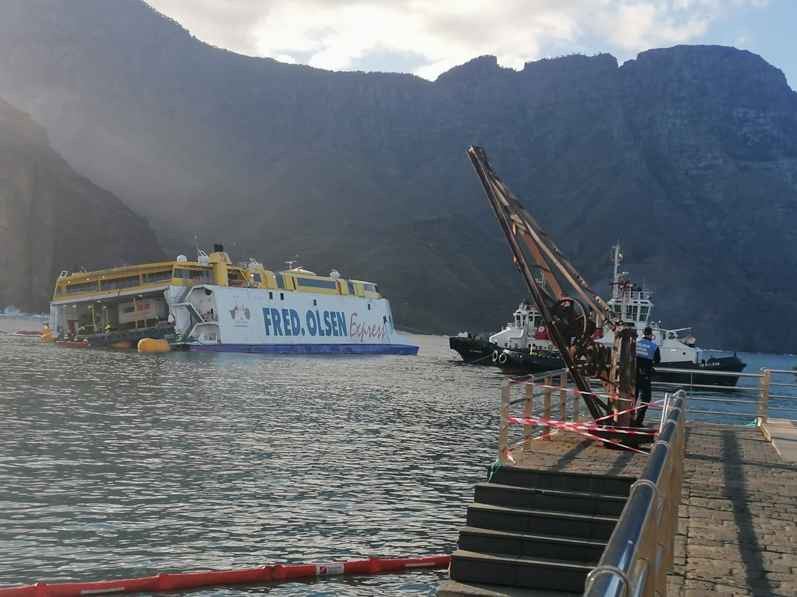 Peligra la flotabilidad del ferry encallado en Agaete