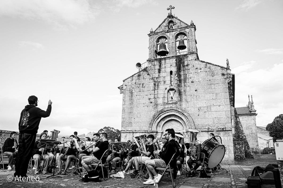 Un concierto del año pasado en el atrio de O Hío.