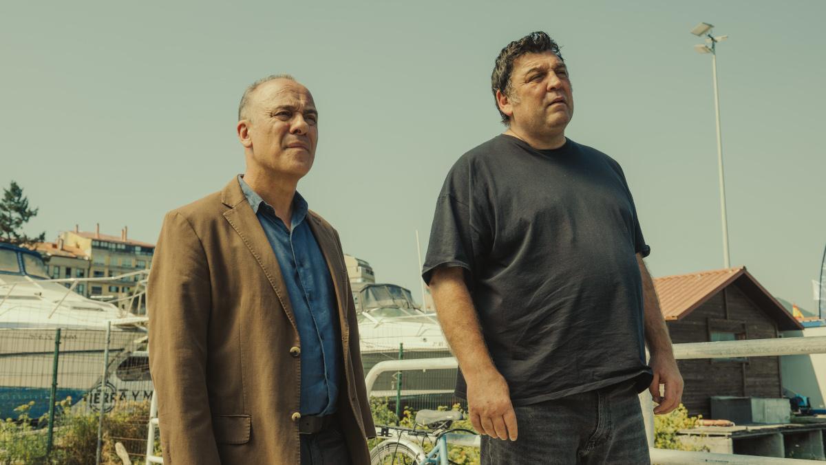 Javier Gutiérrez y Hovik Keuchkerian en 'Caldas. El último barco'