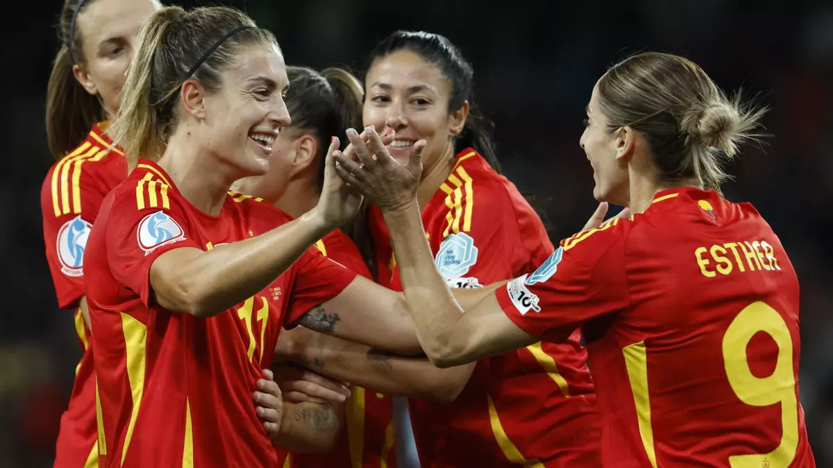 Una España espesa gana a Italia y pasa a cuartos como primera de grupo (1-3)