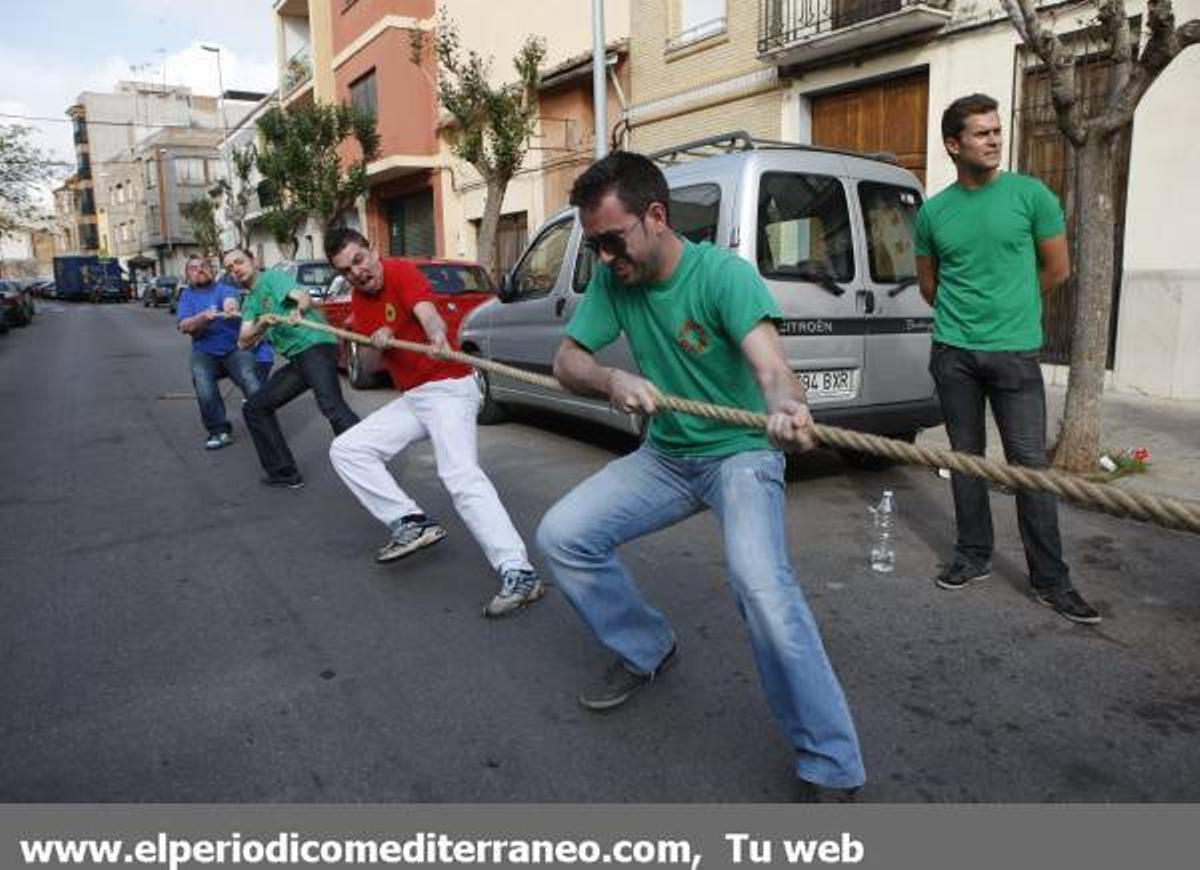GALERÍA DE FOTOS - Fiestas de San Pascual concurso de tiro de cuerda
