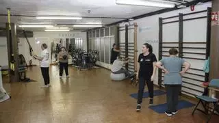 VÍDEO: Combatir la soledad con ejercicio y trabajo en equipo: Así entrenan los mayores del Santa Olaya