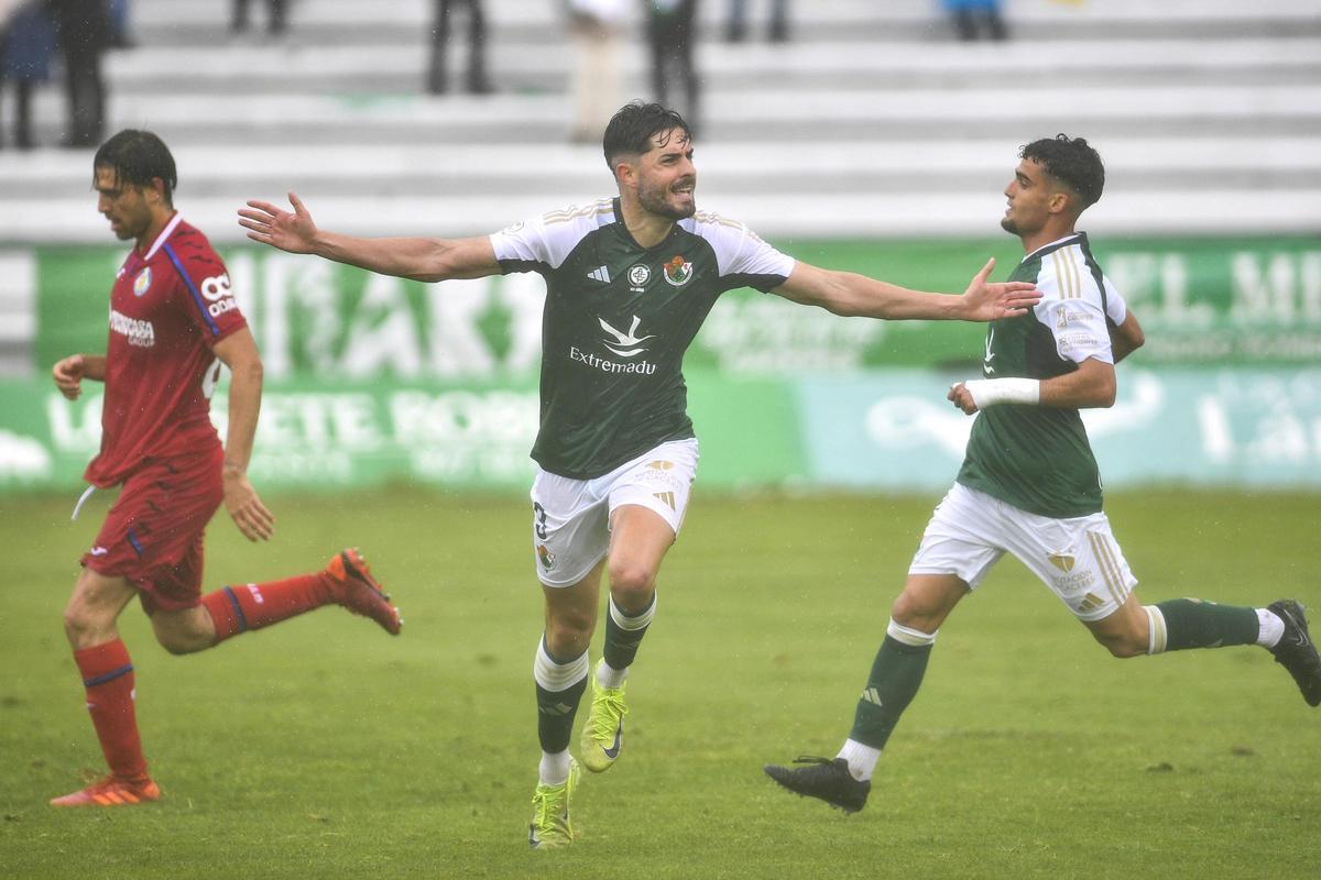 Celebrando su gol ante el Getafe B.