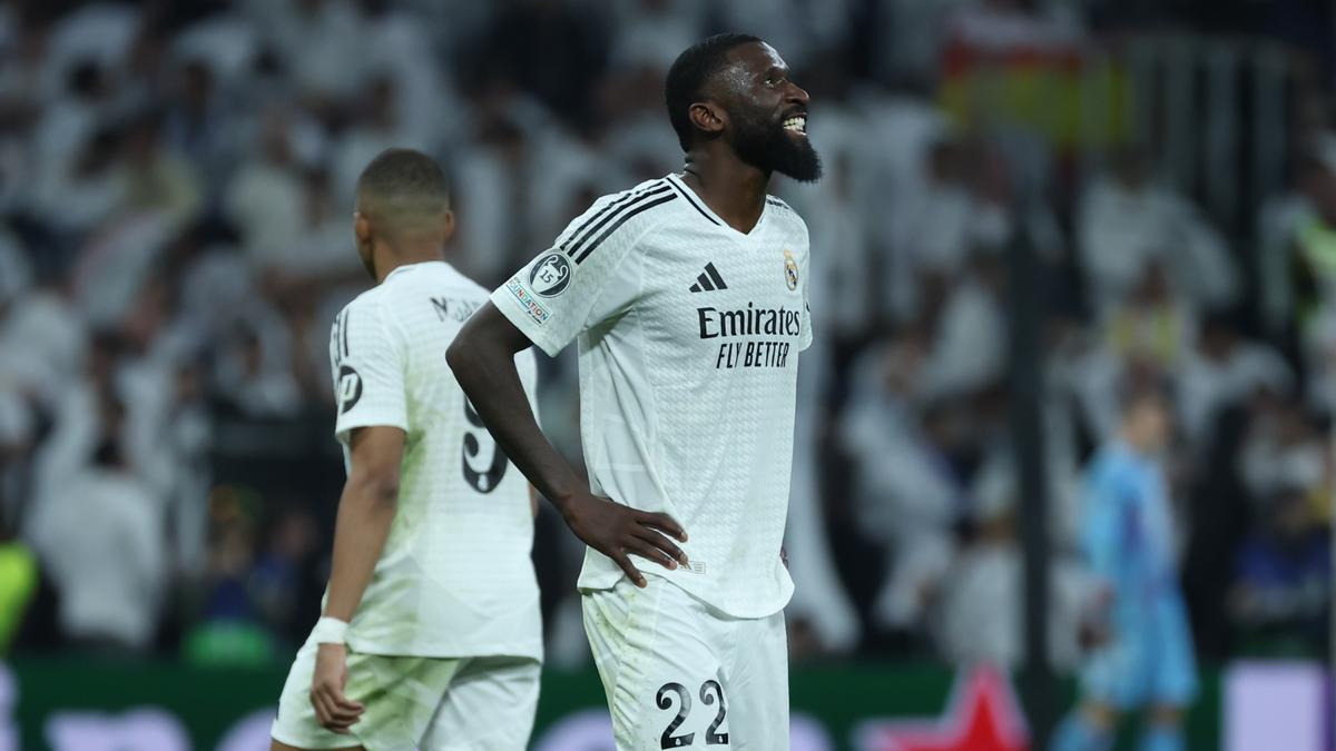 MADRID, 05/11/2024.- El defensa del Real Madrid Antonio Rudiger tras el partido de la Liga de Campeones que Real Madrid y AC Milan disputaron este martes en el estadio Santiago Bernabéu. EFE/Kiko Huesca