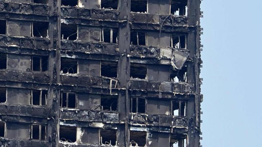 Los afectados por el incendio de la torre en Londres serán realojados en un bloque de lujo