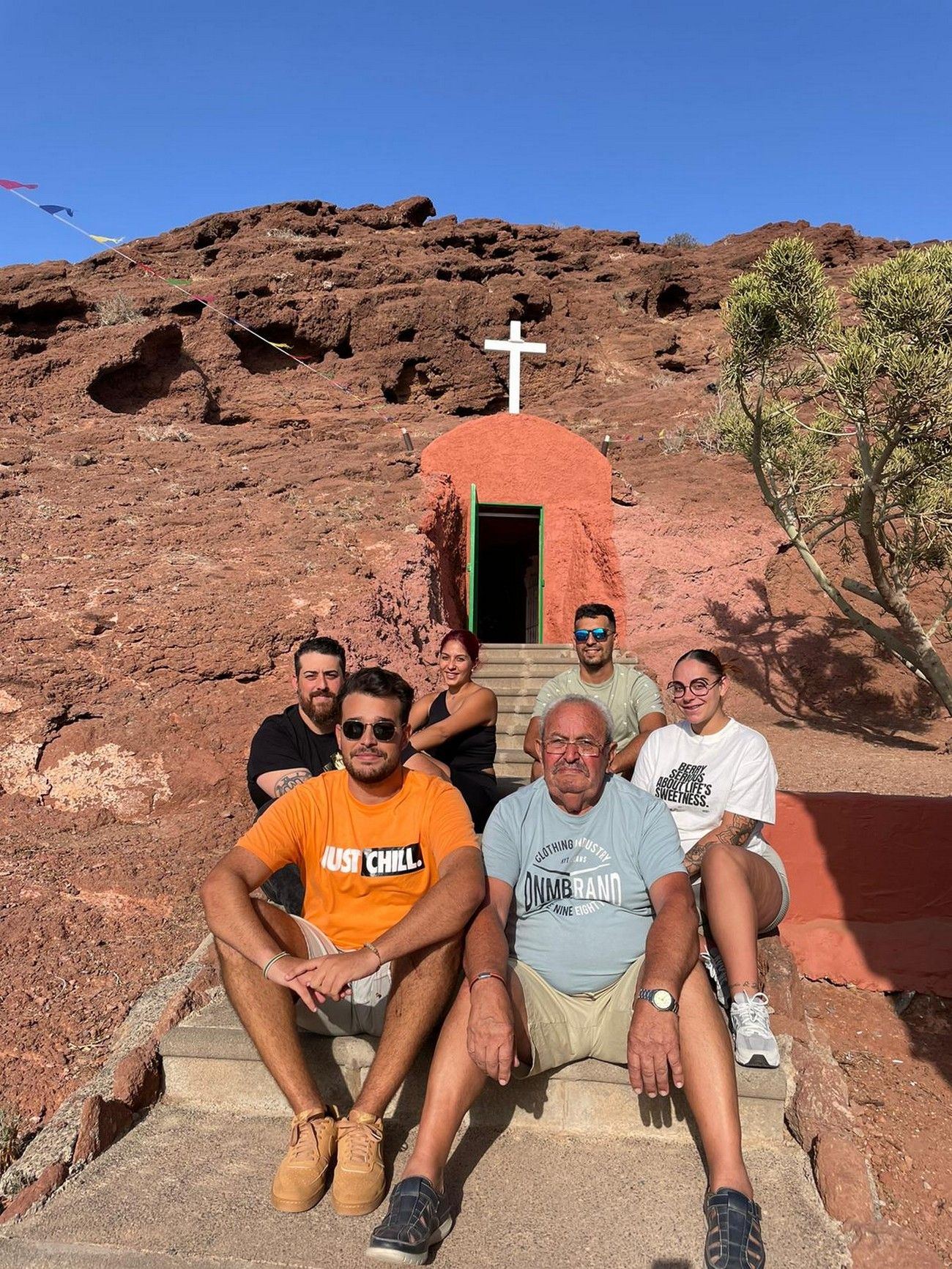 Seis jóvenes de la misma familia vuelven a dar vida a Montaña San Francisco de Agüimes