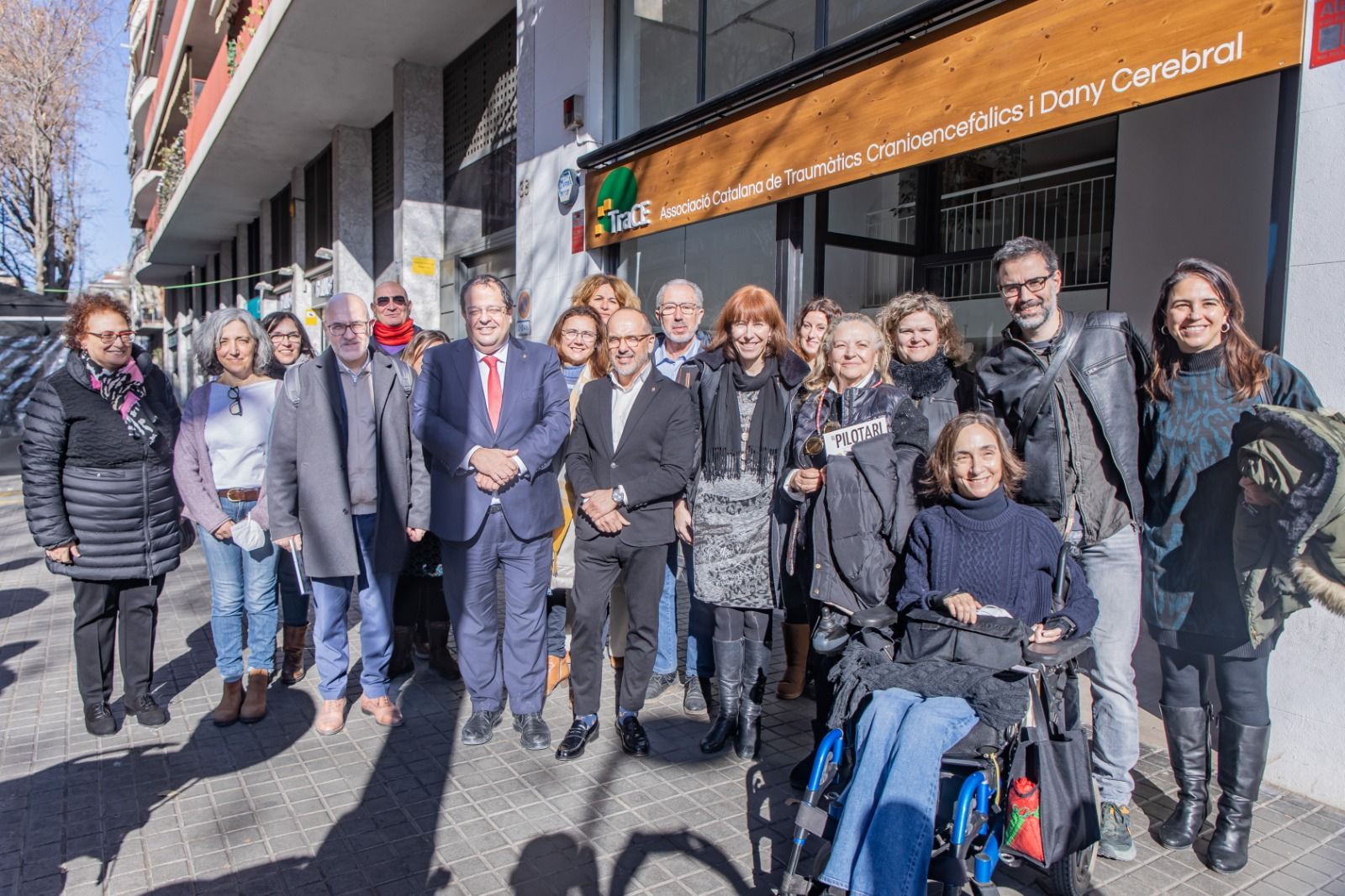 El 'conseller' Elena y el 'conseller' Campuzano, junto con el director del Servei Català de Trànsit y representantes de entidades del sector de la discapacidad