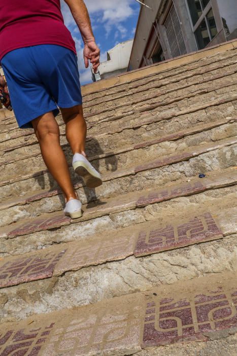 Deficiencias en accesos a la playa del Acequión