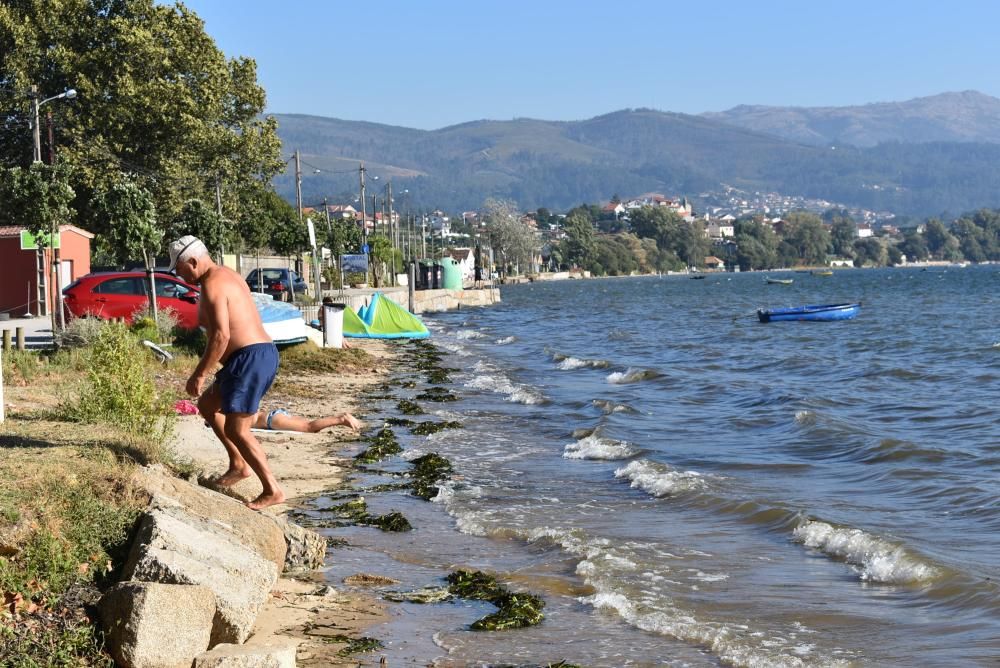 El mar engulle la playa de Cesantes