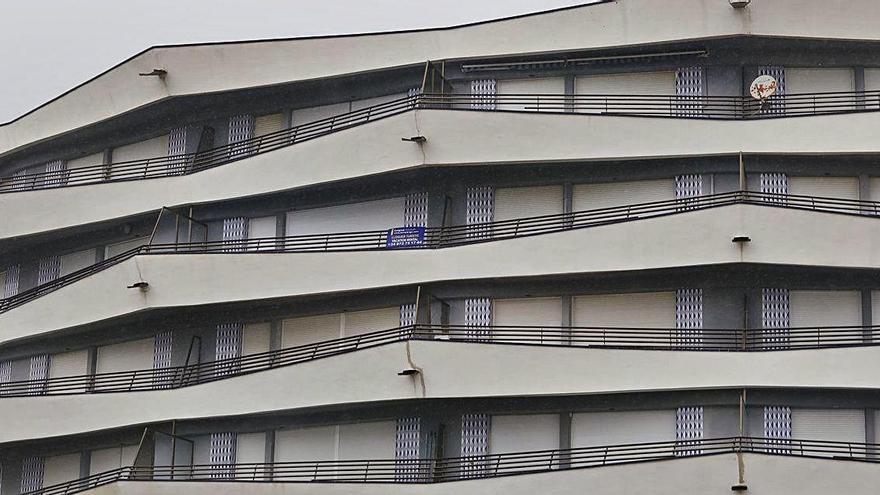 Un bloc d&#039;habitatges en una imatge d&#039;arxiu.